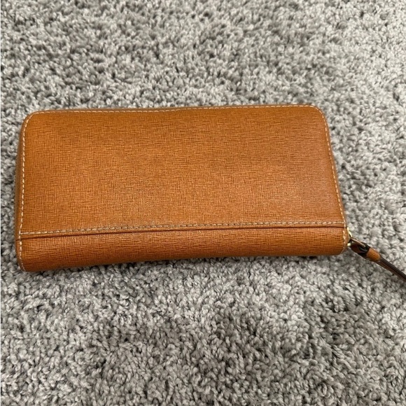 In excellent condition wallet. - Picture 2 of 10